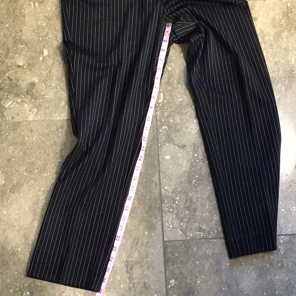 Chico’s Seamless Ponte Pinstripe Tapered Ankle Pant Black/Gray, 8, NWT - Picture 10 of 16